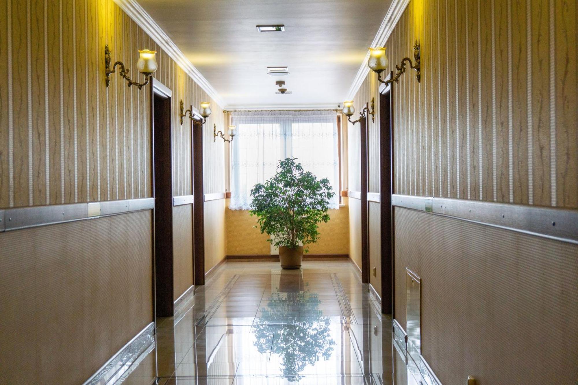 Hotel Hesperus Międzyrzec Podlaski Kültér fotó