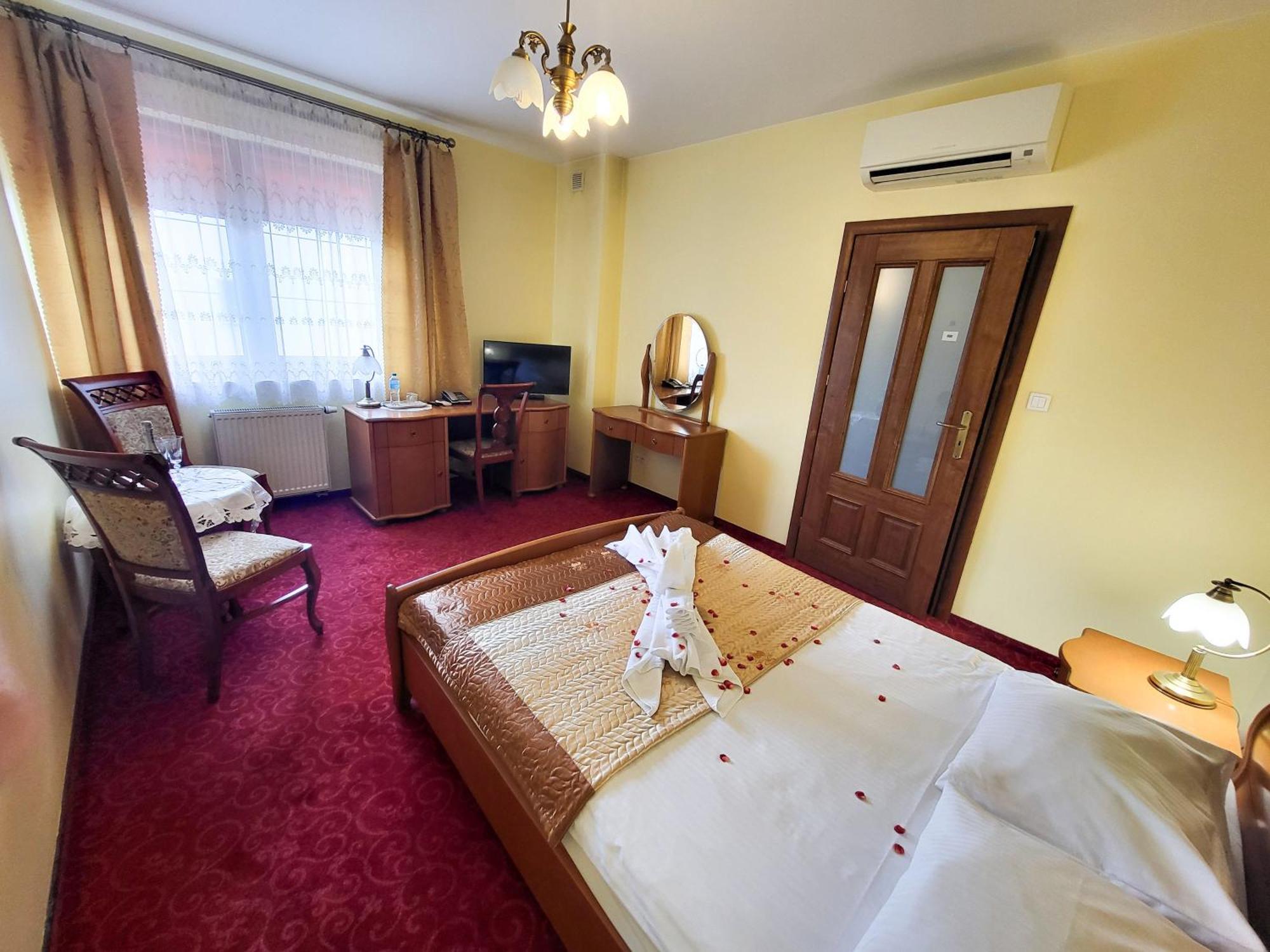 Hotel Hesperus Międzyrzec Podlaski Kültér fotó