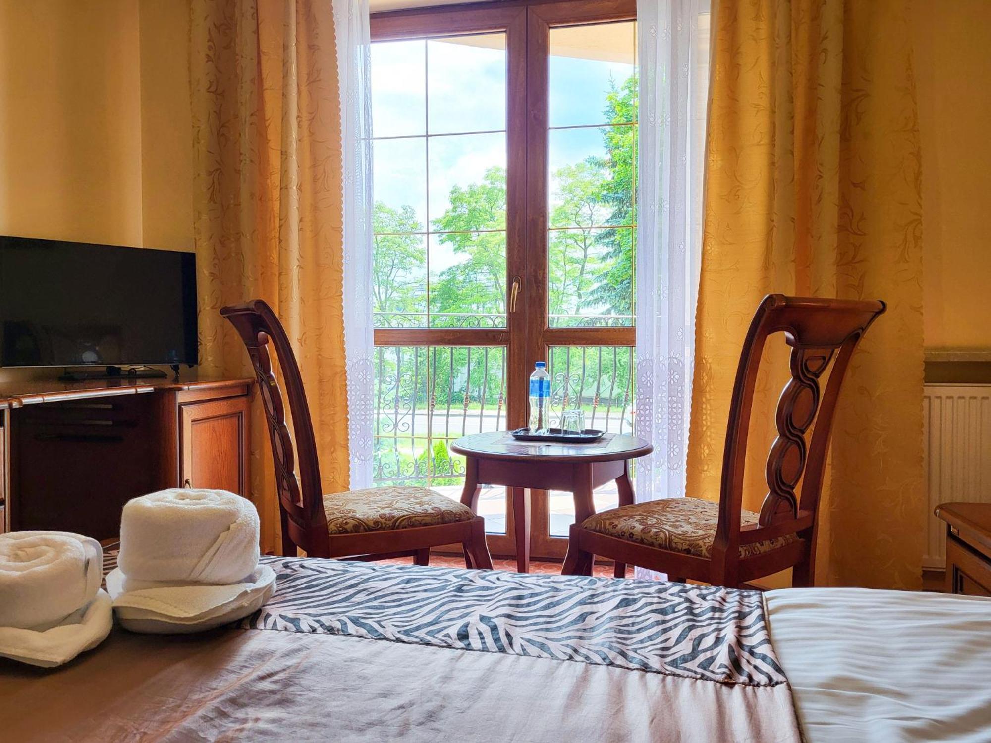 Hotel Hesperus Międzyrzec Podlaski Kültér fotó