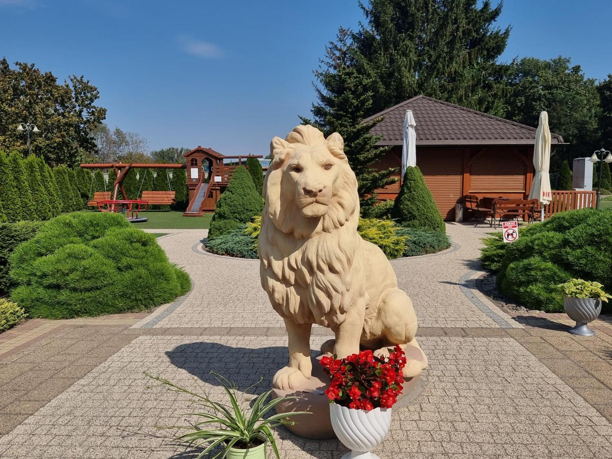 Hotel Hesperus Międzyrzec Podlaski Kültér fotó