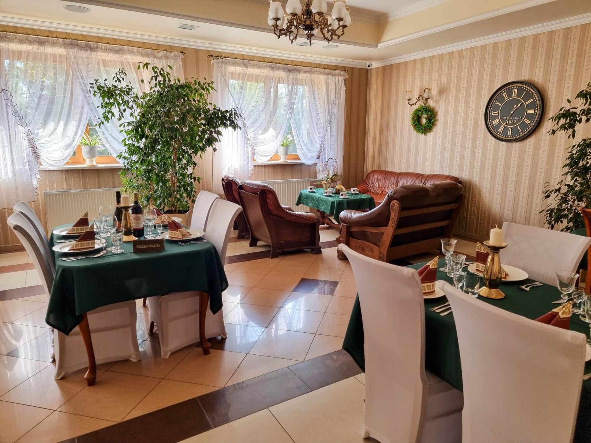 Hotel Hesperus Międzyrzec Podlaski Kültér fotó